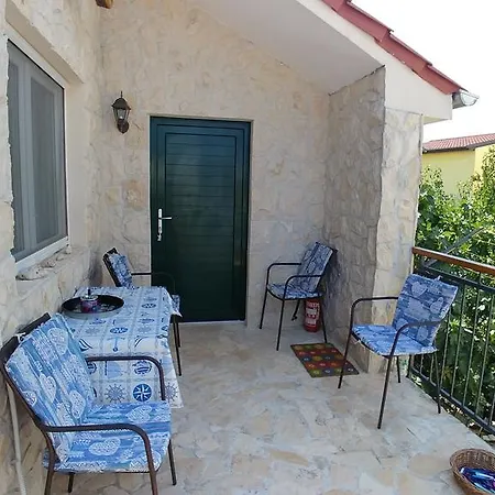Apartament Nina *